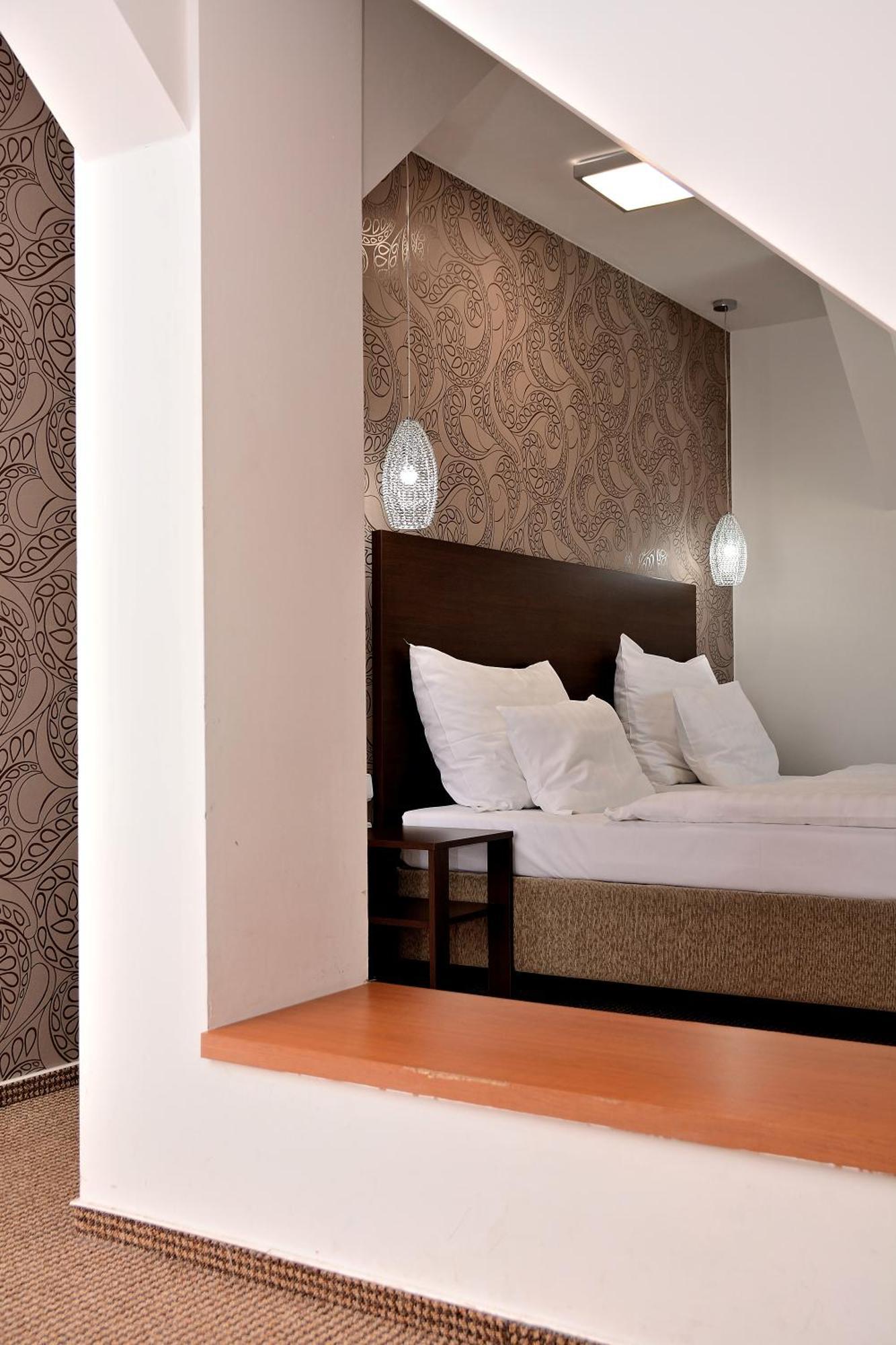 Hotel Atrium Pardubice Kültér fotó