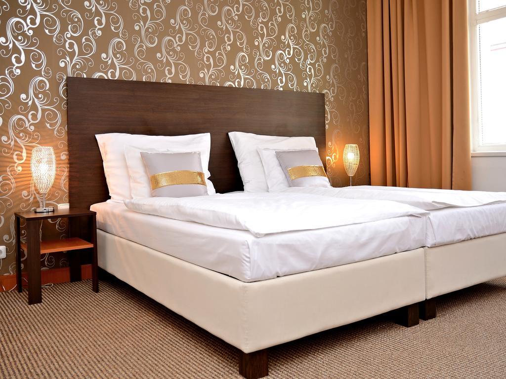 Hotel Atrium Pardubice Kültér fotó