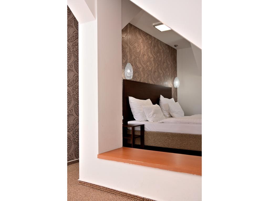 Hotel Atrium Pardubice Kültér fotó